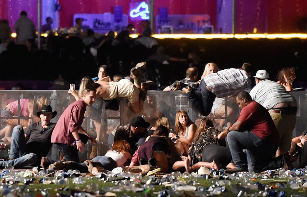 Трамп посетит Лас-Вегас, где расстреляли сотни человек у казино