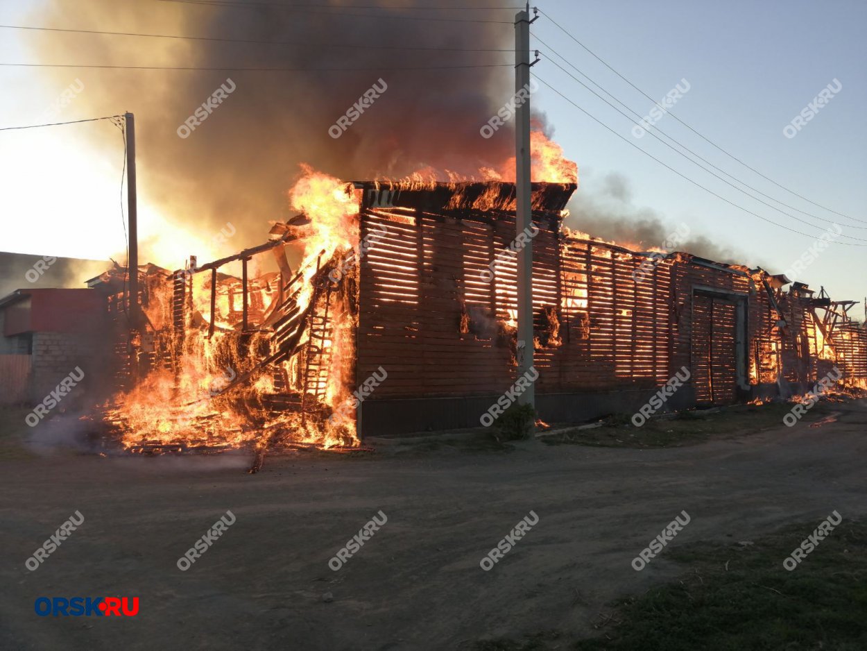 Утром попал в ДТП, вечером — едва не сгорел на пожаре - Орск: Orsk.ru