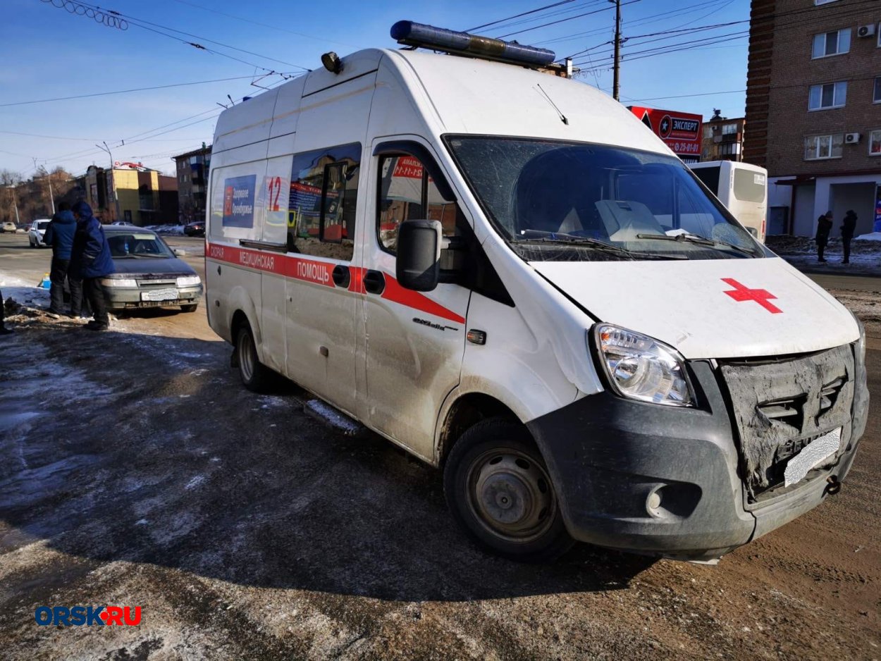 В центре Орска произошло ДТП с участием скорой помощи - Орск: Orsk.ru