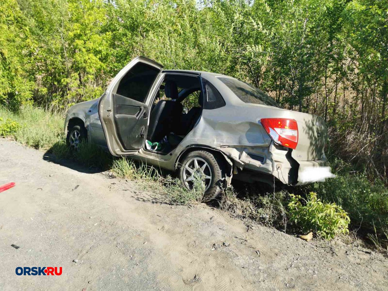 ДТП на Никельской объездной: Lada Granta слетела в кювет - Орск: Orsk.ru