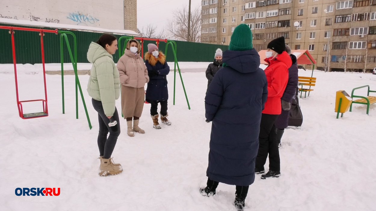 Без горячей воды и в холодной квартире — так живут сразу несколько молодых семей в Алматы, в том числе и многодетные