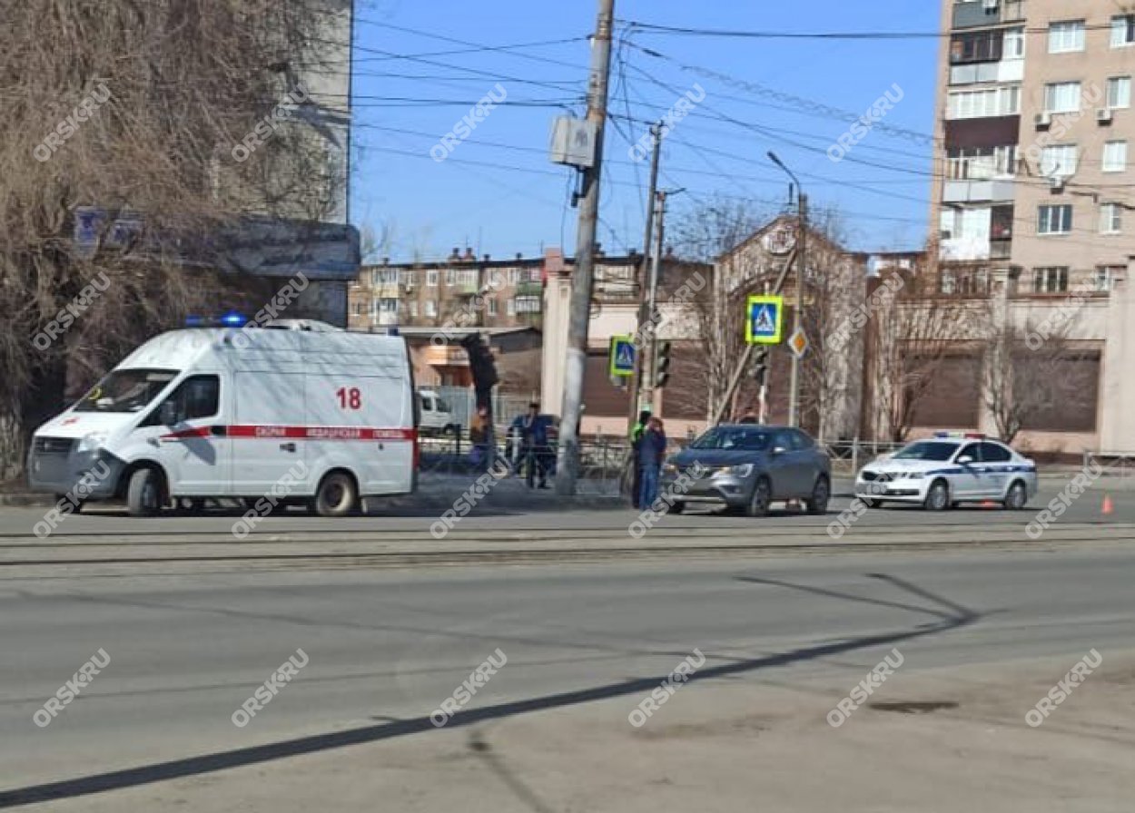 Видео: в Орске на пешеходном переходе на ул. Станиславского сбили  10-летнего ребёнка - Орск: Orsk.ru