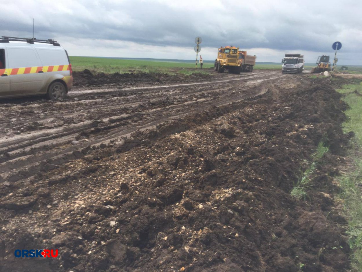 На альтернативной дороге Орск — Шильда, пока основную ремонтируют, застряли  десятки машин - Орск: Orsk.ru