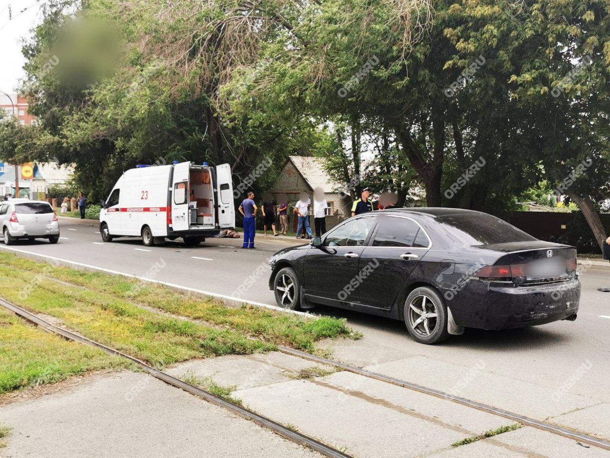 Автокатастрофа в центре Орска: погибли 2 человека, столкнулись 6 машин -  Орск: Orsk.ru