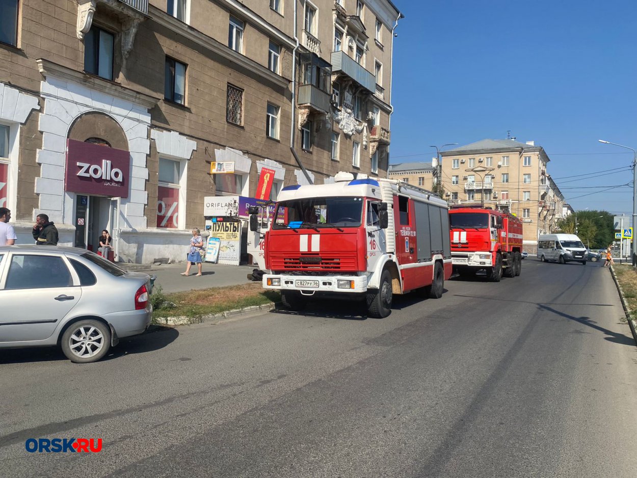 В Орске пожарные спасли 9 человек, в том числе 3 детей, из задымлённого  дома - Орск: Orsk.ru