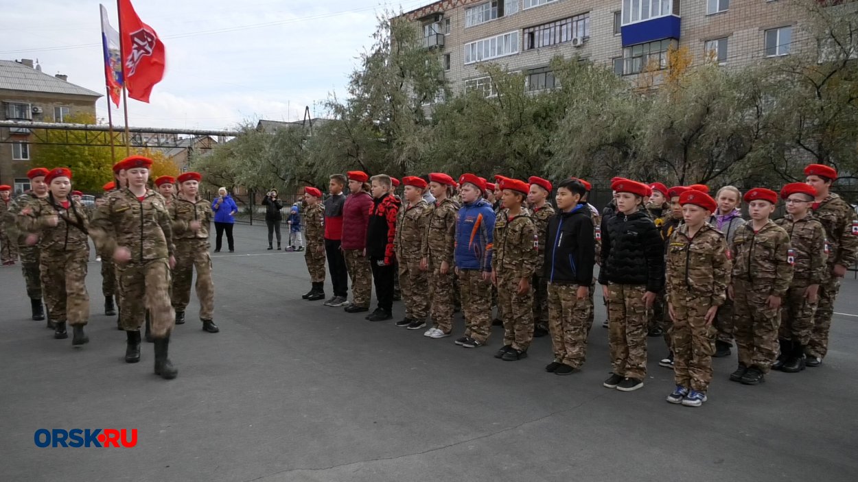 В Орске в школе 37 открыли мемориальную доску выпускнику Тимофею Смирнову,  погибшему во время СВО на Украине - Орск: Orsk.ru