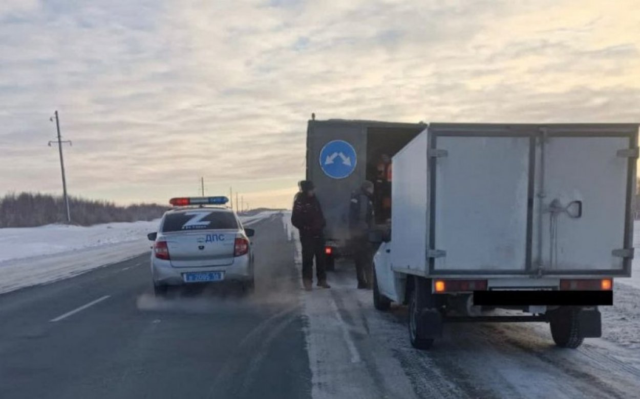 Дорожные полицейские помогли водителю, авто которого сломалось на трассе  Орск — Оренбург - Орск: Orsk.ru