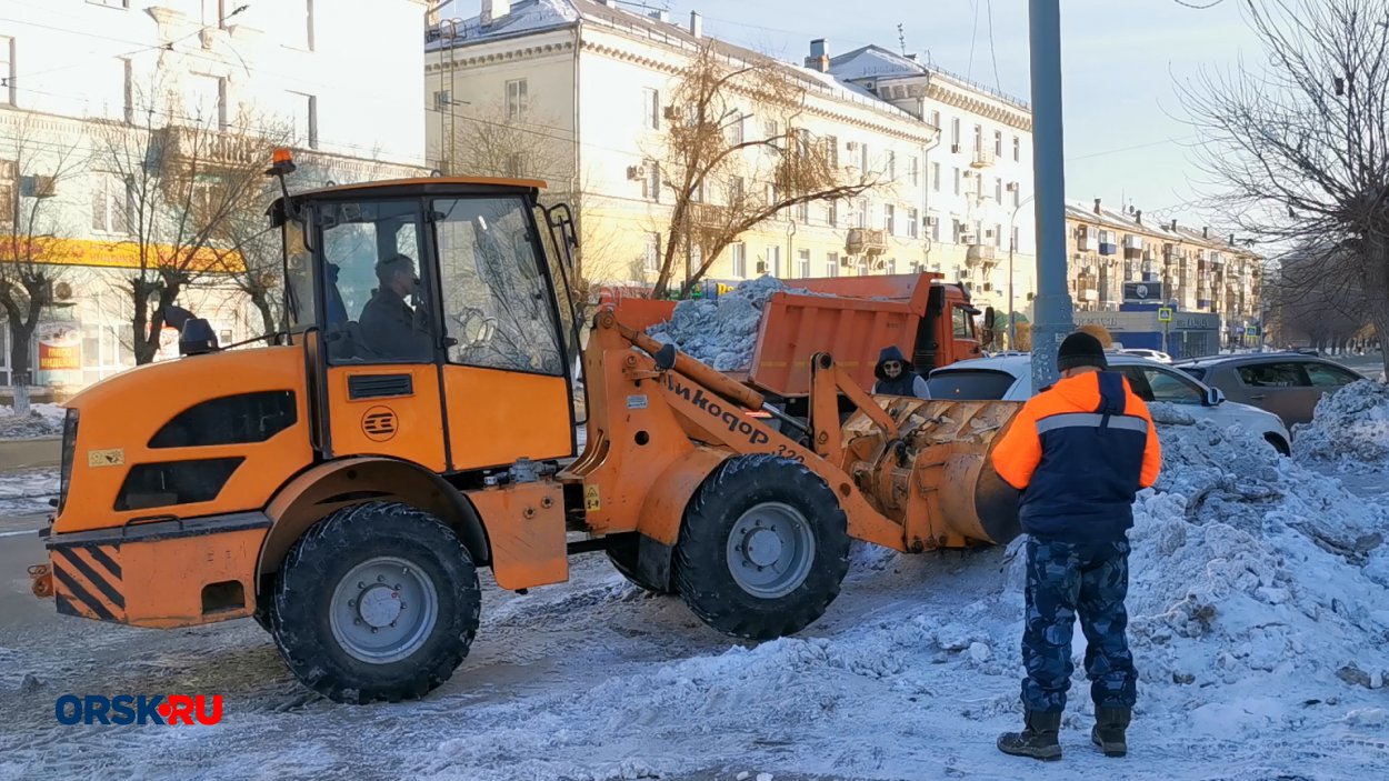 Водителей Орска просят не оставлять машины вдоль обочин - Орск: Orsk.ru