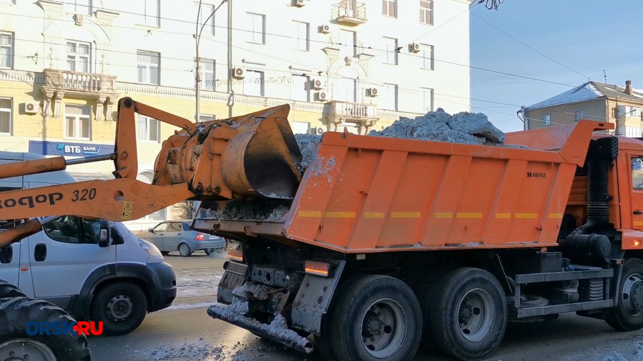 Водителей Орска просят не оставлять машины вдоль обочин - Орск: Orsk.ru