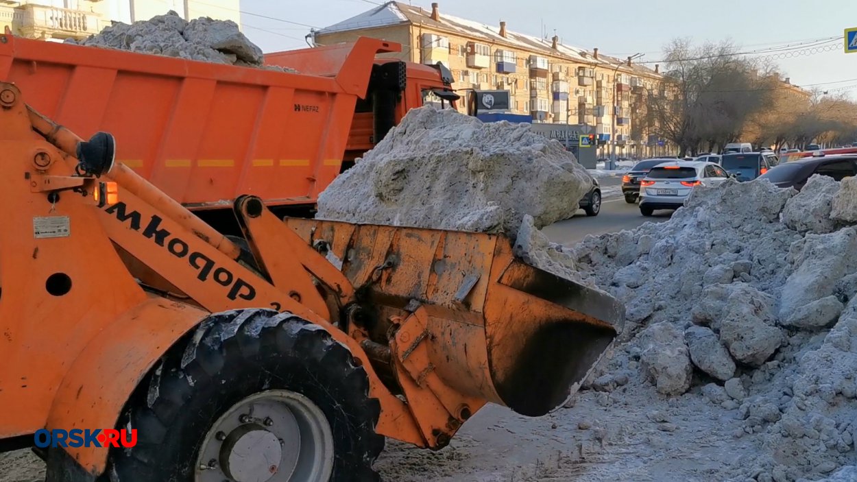 Водителей Орска просят не оставлять машины вдоль обочин - Орск: Orsk.ru