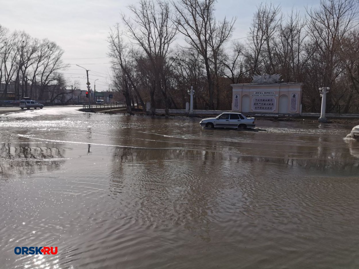 В Орске введен режим повышенной готовности из-за резкого разлива Елшанки -  Орск: Orsk.ru