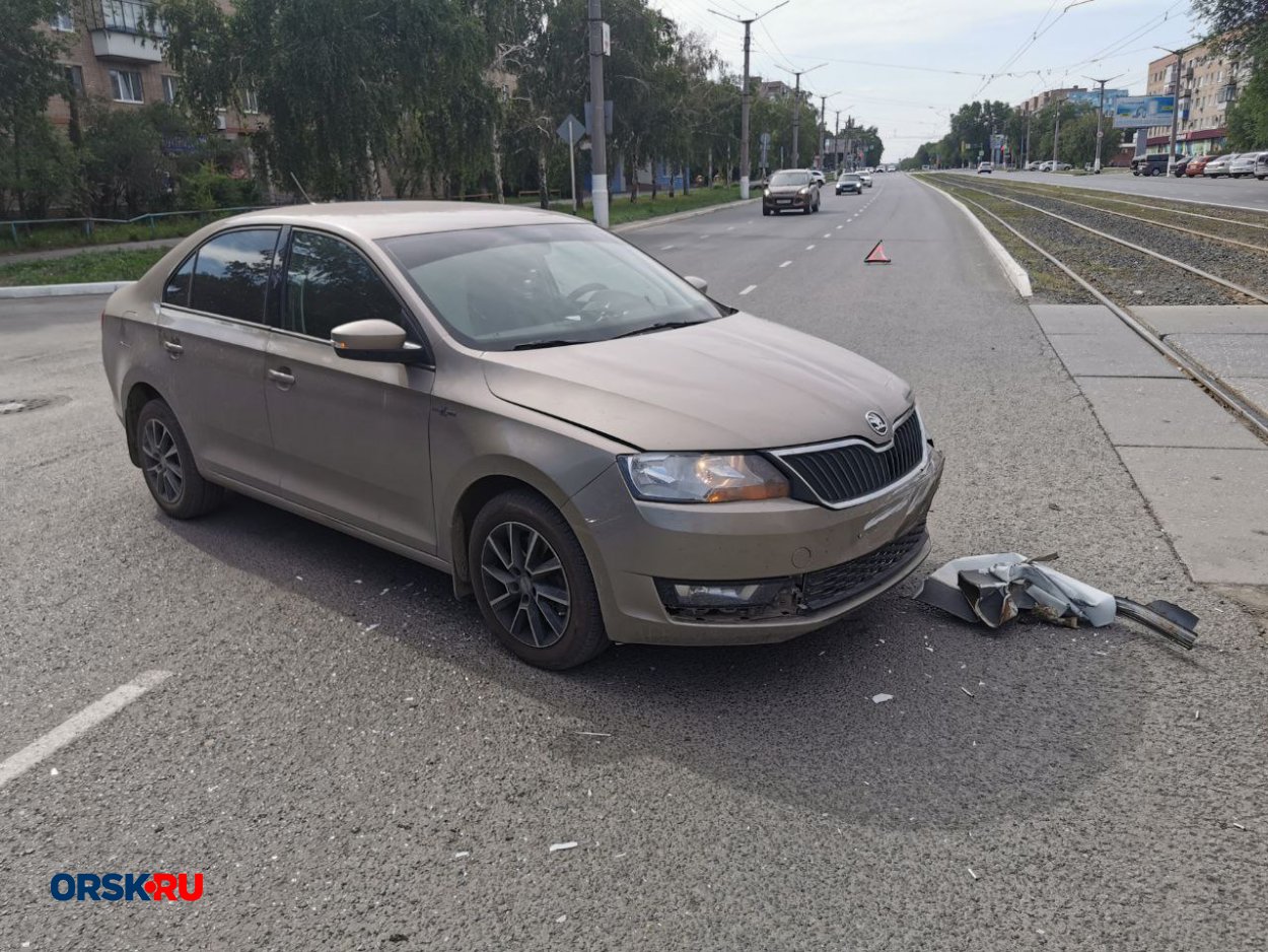 ДТП на пересечении пр. Ленина и ул. Черниговской в Орске: встретились LADA  и Skoda - Орск: Orsk.ru