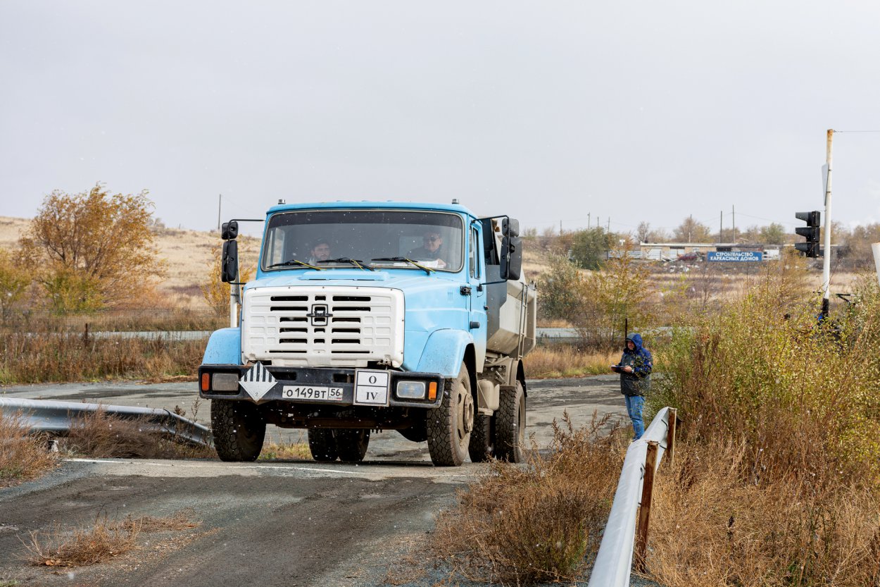 Как закрыть спичечный коробок автопогрузчиком - Орск: Orsk.ru