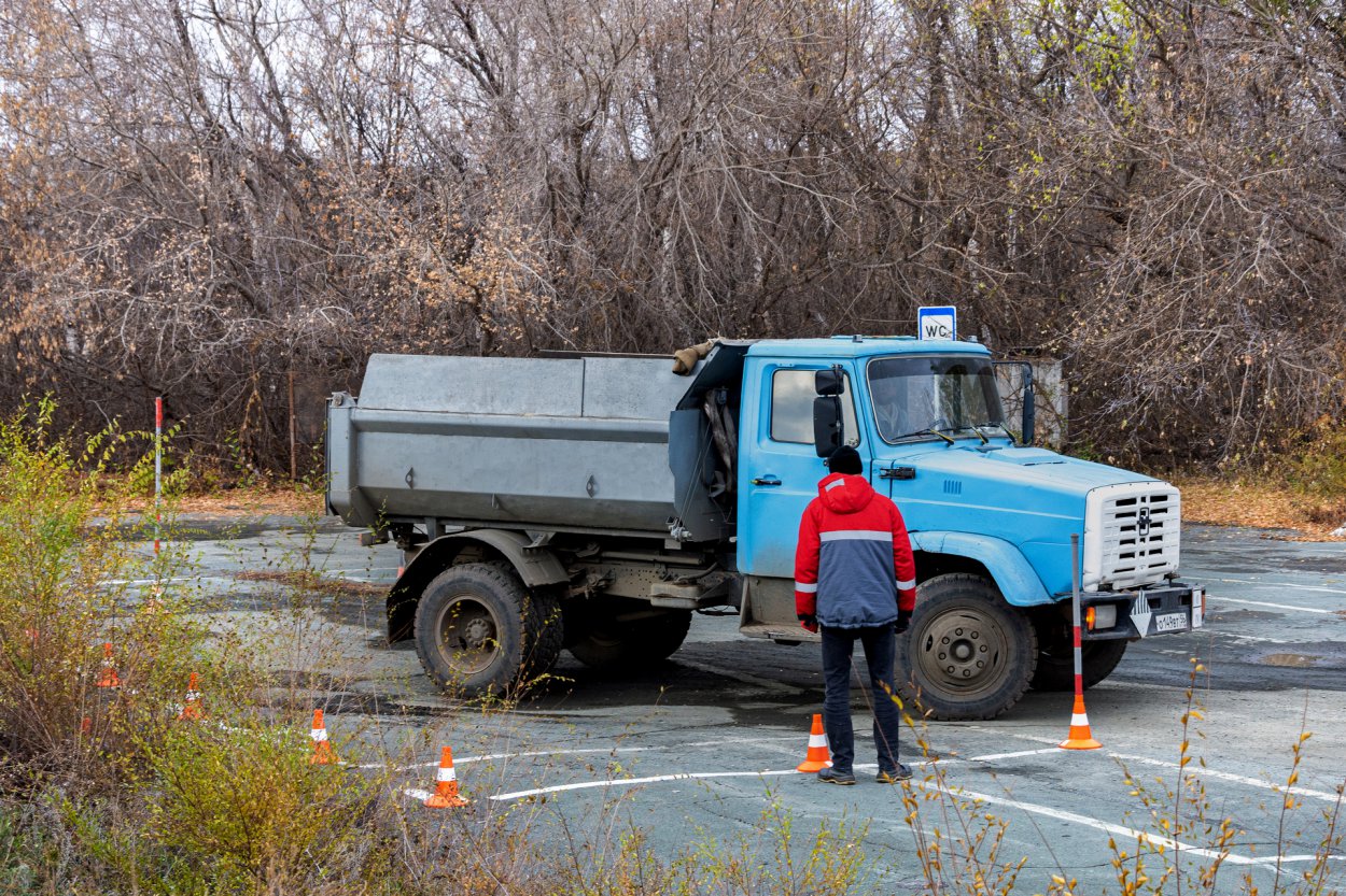 Как закрыть спичечный коробок автопогрузчиком - Орск: Orsk.ru