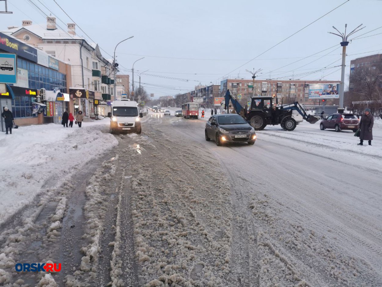 В центре Орска тонет проспект Ленина - Орск: Orsk.ru