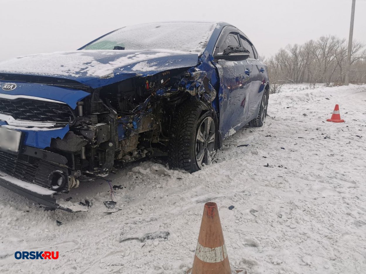 На Никельской объездной столкнулись KIA и Citroën - Орск: Orsk.ru