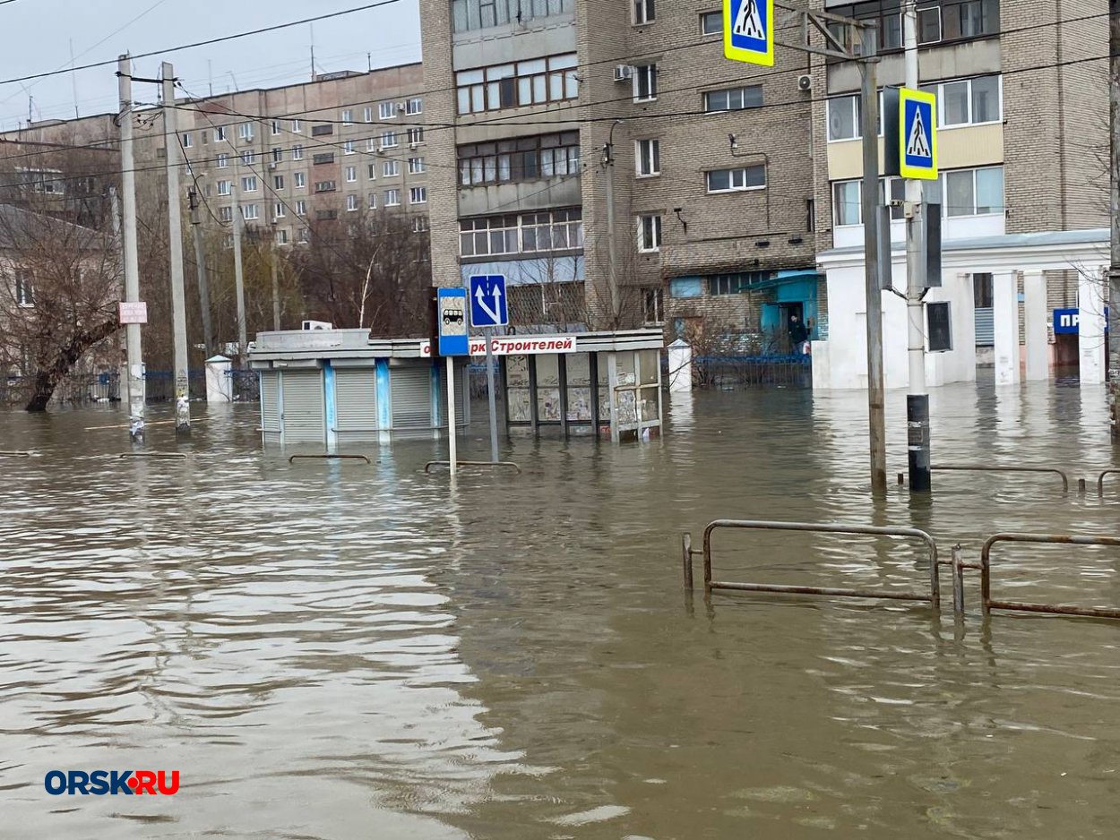 Улицы Строителей и Докучаева в Орске ушли под воду - Орск: Orsk.ru