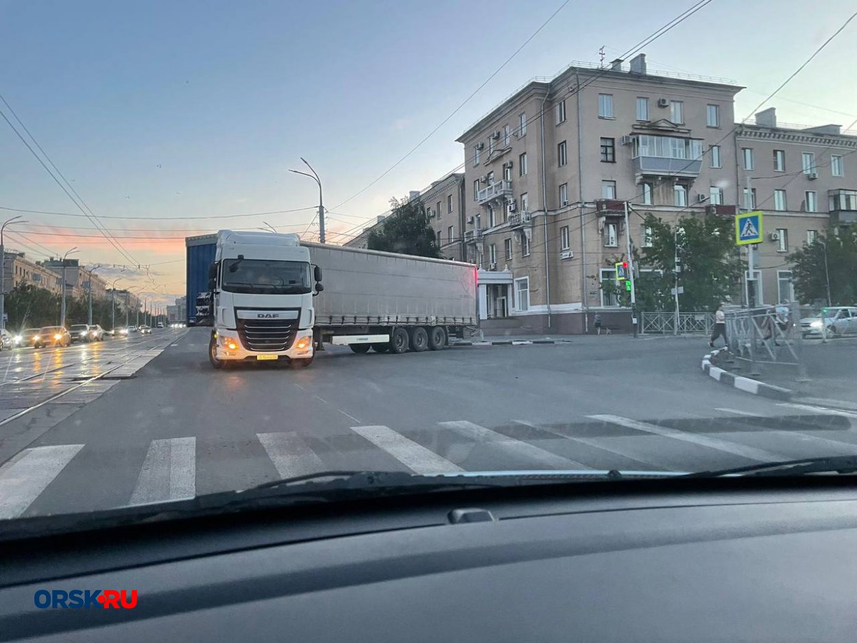 В Орске ребенка из пострадавшей от паводка семьи сняли с поезда, обвинив в  педикулезе - Орск: Orsk.ru