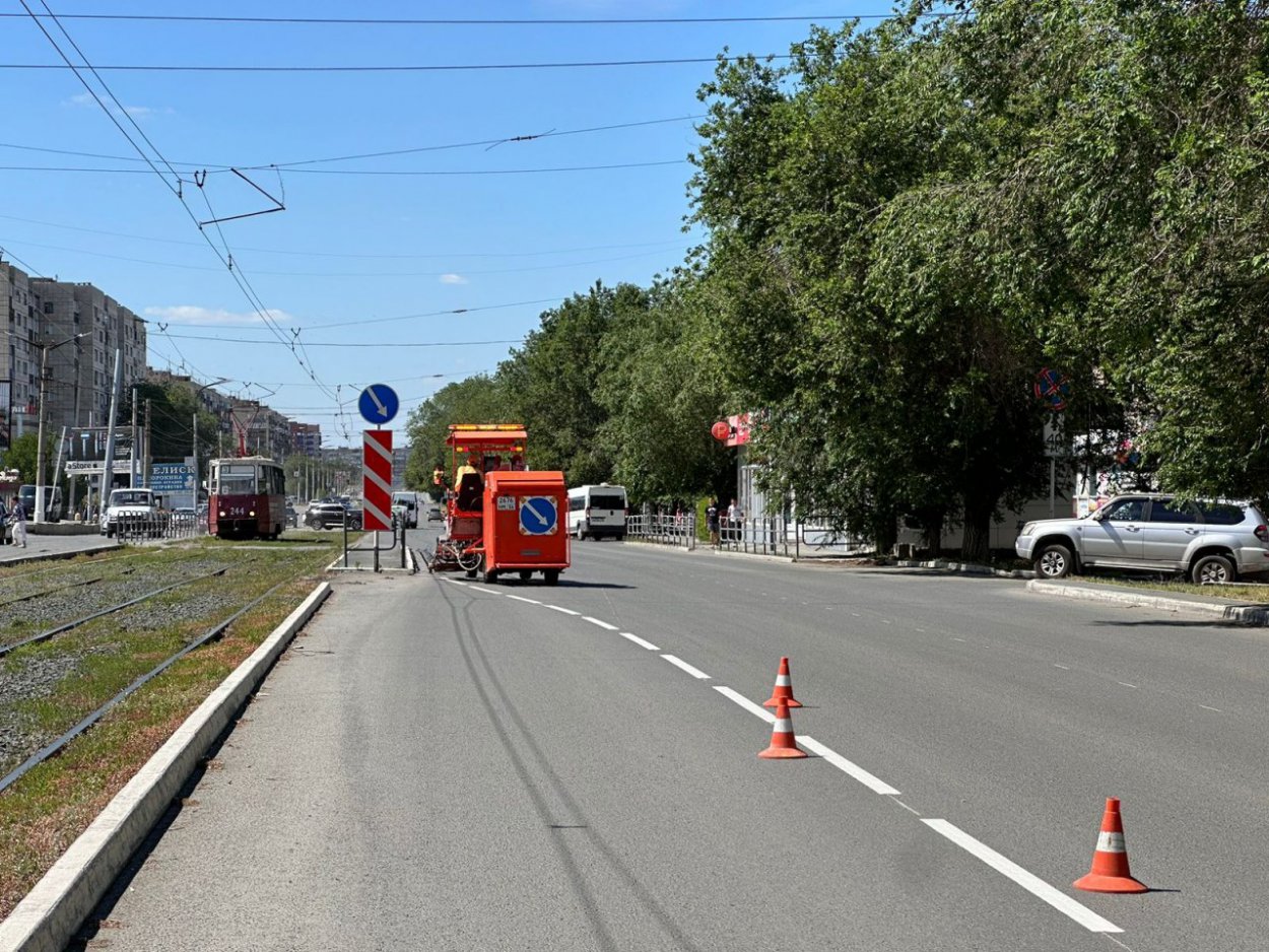 На дорогах Орска наносят разметку из термопластика - Орск: Orsk.ru