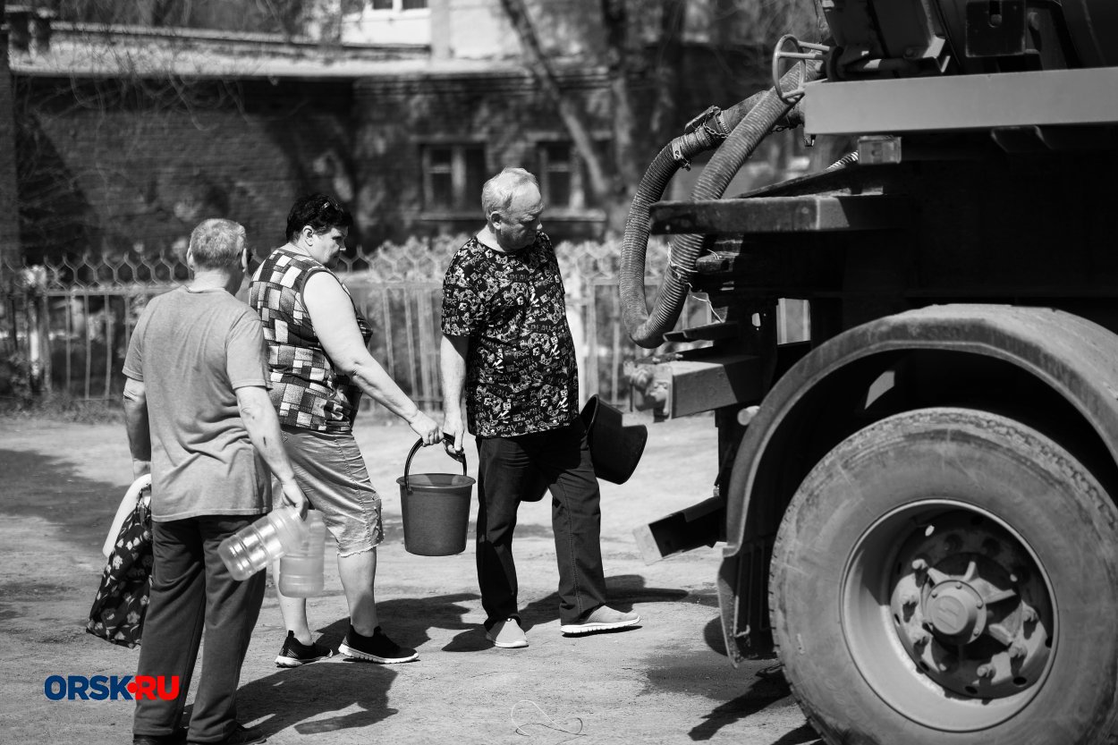 В Елшанке поставили специальные баки с водой из-за перебоев с подачей ресурса