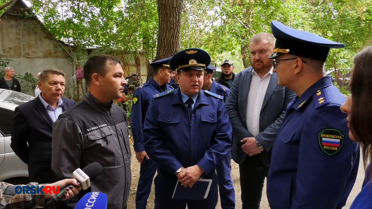 Прокурор Оренбуржья взял на контроль ремонт МКД в Орске, которые 1,5 года назад пострадали от весеннего паводка 
