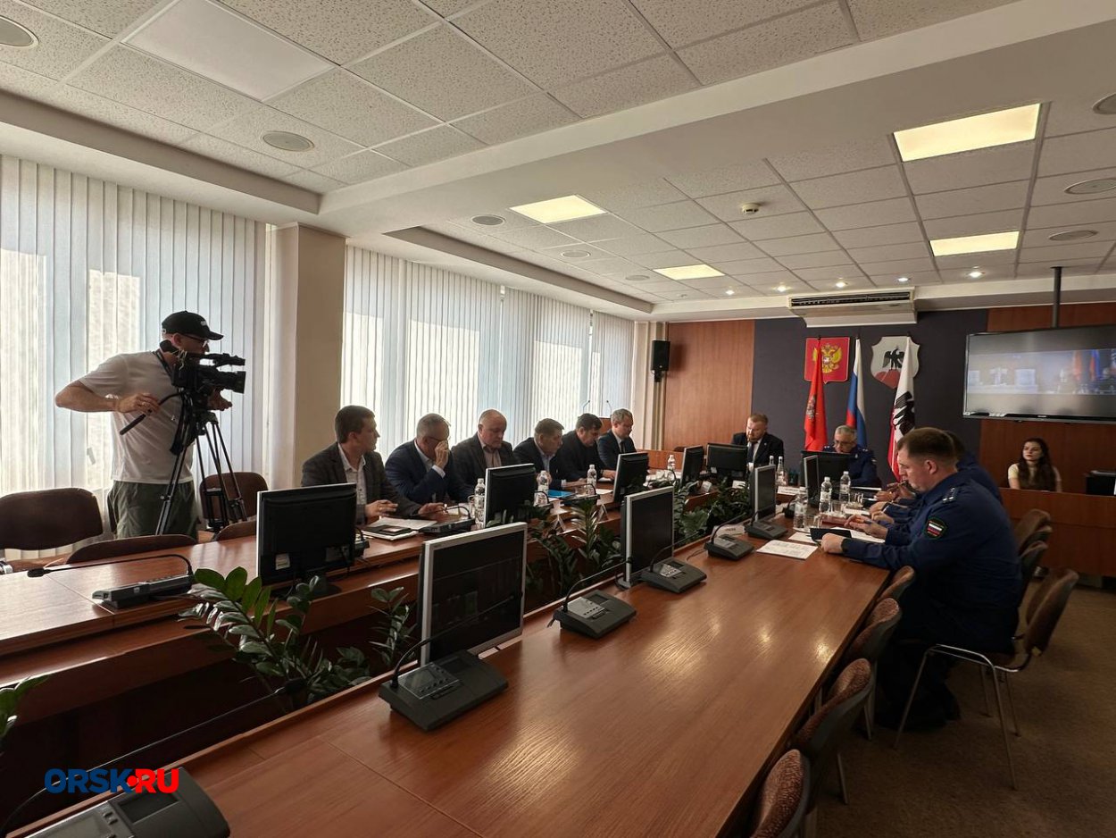 Прокурор Оренбургской области Руслан Медведев отчитал коммунальщиков Орска