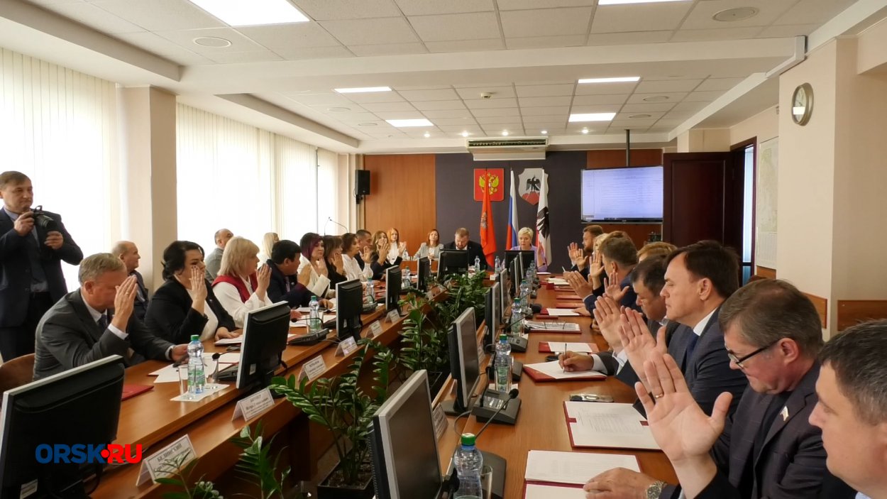 Дефицитный бюджет, рост налогов, финансовое обеспечение депутатов: о чём пойдет речь на предстоящем горсовете? 