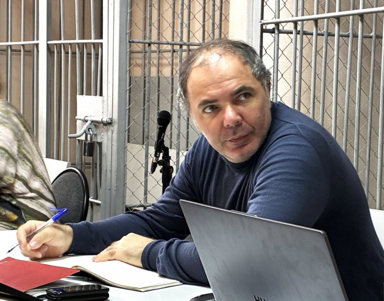 Кто оплатил новогоднее настроение семье экс-министра?