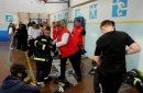 Школьники и студенты соревновались в скорости и слаженности действий при чрезвычайных ситуациях. Фото: ORSK.RU