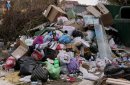 Свалка возле домов №114 и №119 по улице Горького в Орске. Фото: ORSK.RU
