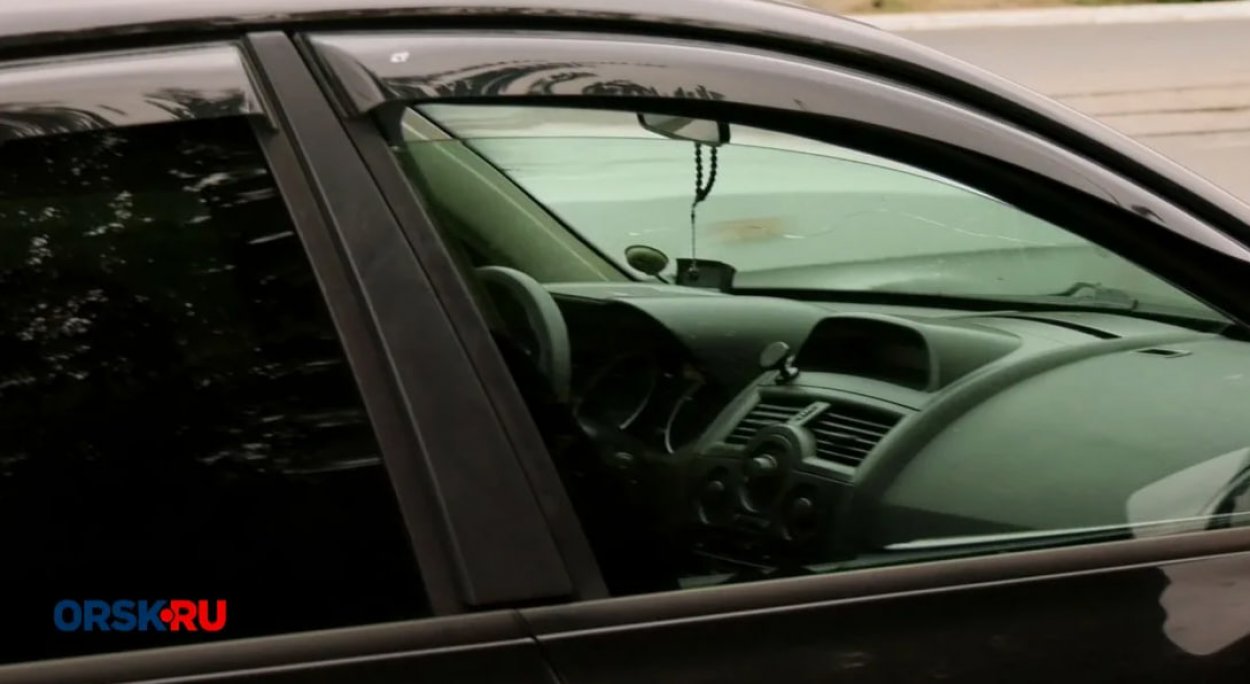 Сумрачный гонщик: орчанин будет отрабатывать слишком темные стекла на своем авто Сумрачный гонщик: орчанин будет отрабатывать слишком темные стекла на своем авто