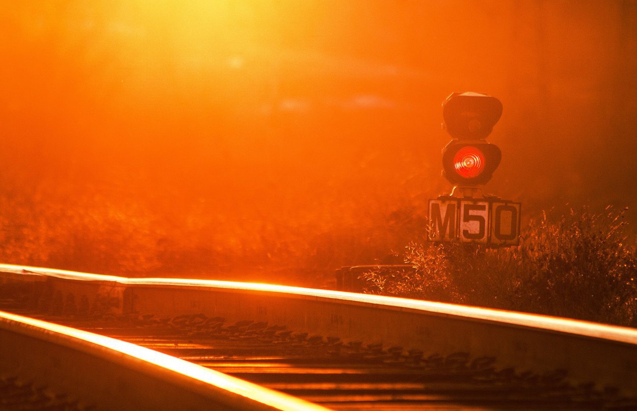 ​​Взрыв был настолько мощным, что вагон поезда разорвало на две части 