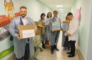 «Единая Россия» подарила маленьким пациентам подарки из «Коробки храбрости»