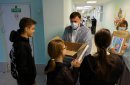 «Единая Россия» подарила маленьким пациентам подарки из «Коробки храбрости»