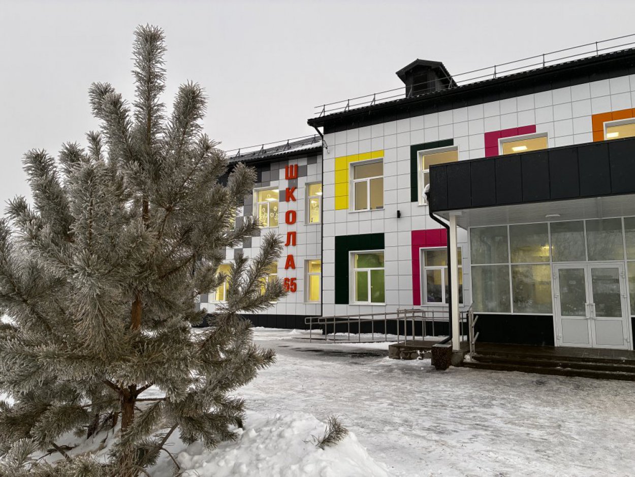 «Стены, знакомые до каждой трещинки»: в Оренбурге открылась после ремонта школа, прославившаяся на всю Россию