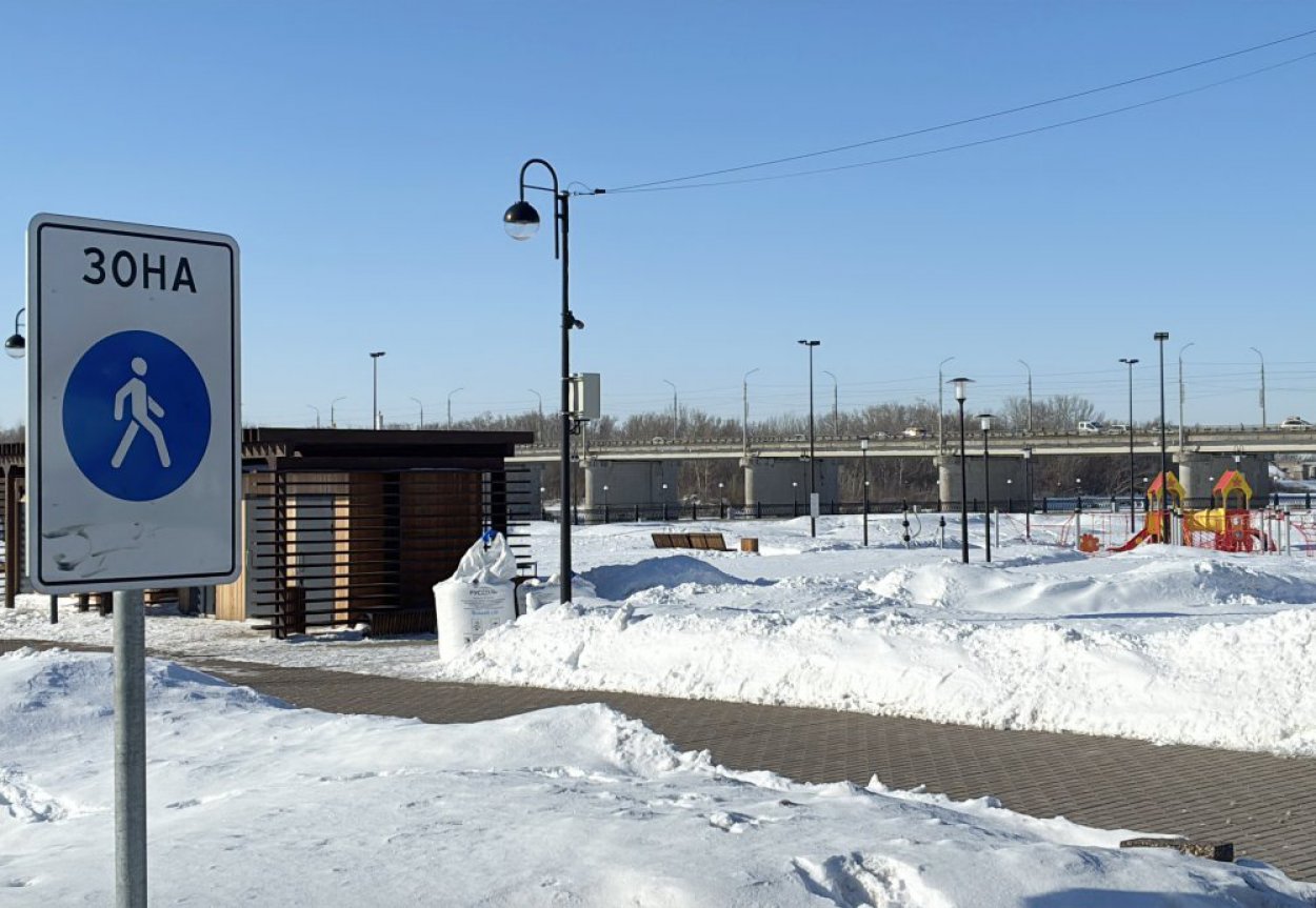 На перилах набережной в Оренбурге разместят 2400 кашпо с живыми цветами