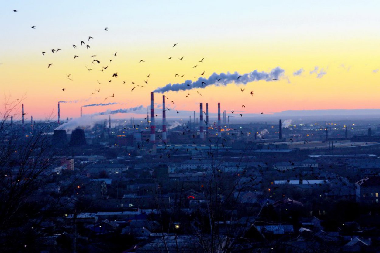 Промышленность в Оренбуржье продолжает сжиматься: объемы производства за месяц упали на 10 процентов