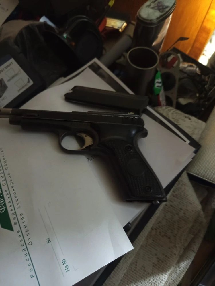 В Бузулуке полицейские изъяли у местного умельца нарезной пистолет с глушителем В Бузулуке полицейские изъяли у местного умельца нарезной пистолет с глушителем