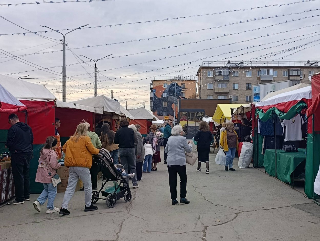 В Орске развернулась универсальная ярмарка (0+)