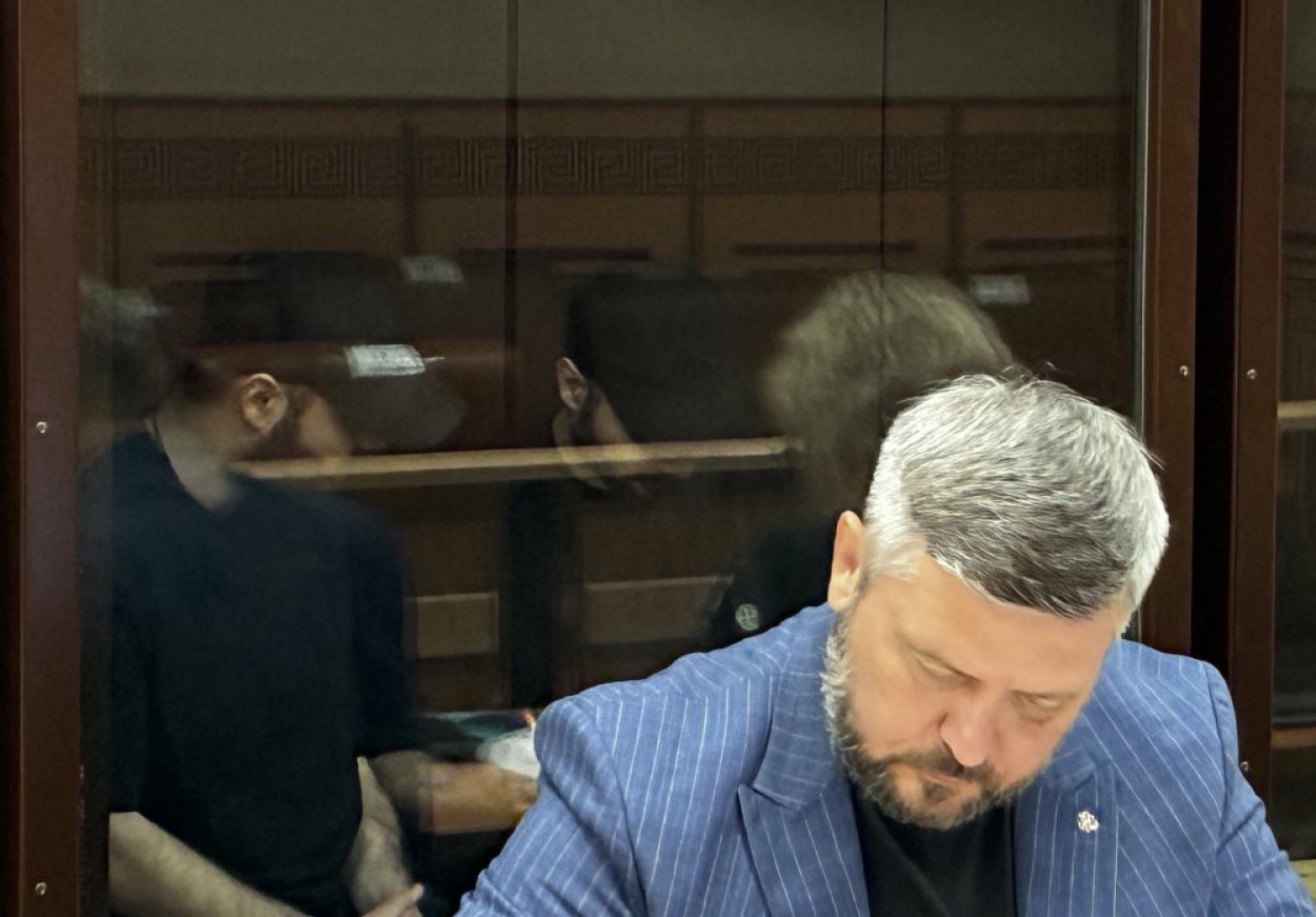 «Все равно мы его добьем»: отец парня, взявшего на себя вину по делу Макарова, рассказал, как из него вытягивали признание