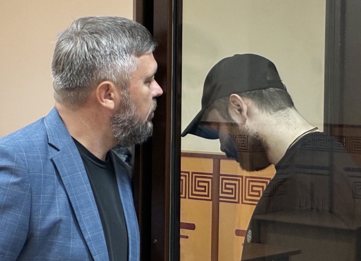 «Я чист перед Богом и вами»: Егор Макаров из клетки обратился к матери убитого в драке парня