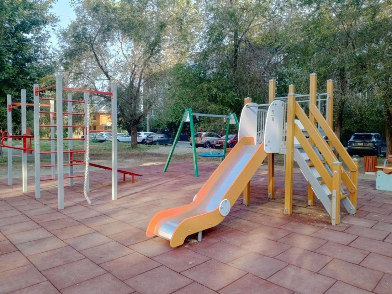В Орске появились новые игровые площадки для детей