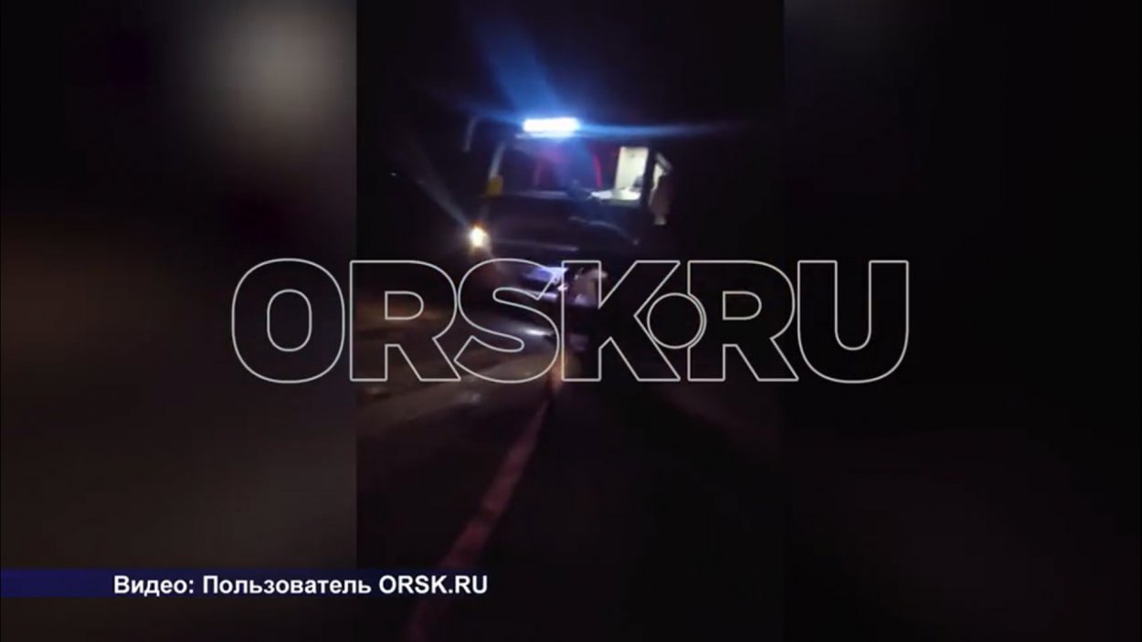 Автобус съехал в кювет: жители Джанаталапа вновь говорят о разбитой объездной дороге