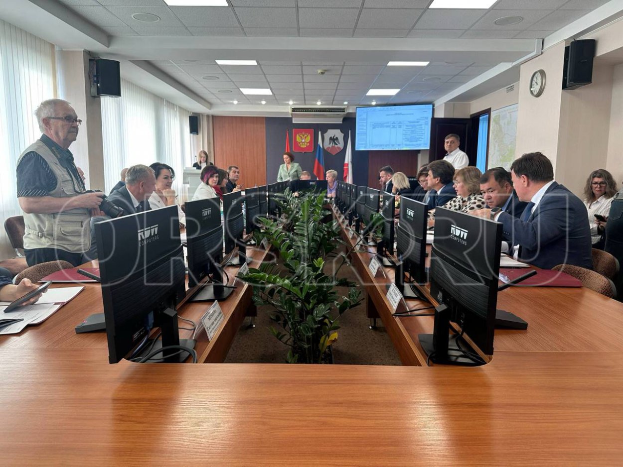 В Орске началось 10-е заседание городского Совета депутатов седьмого созыва