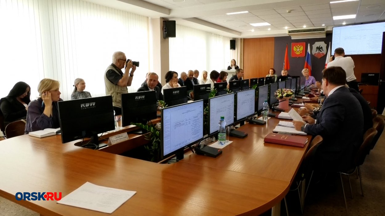 В Орске приняли новый Устав города и дали названия улицам в садовых товариществах