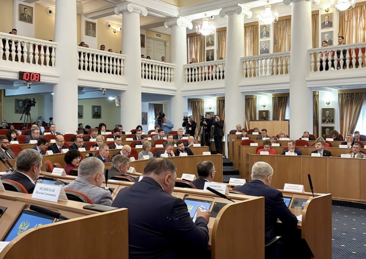 Заксоб нового созыва обновился больше, чем наполовину. Кто получит депутатские мандаты?